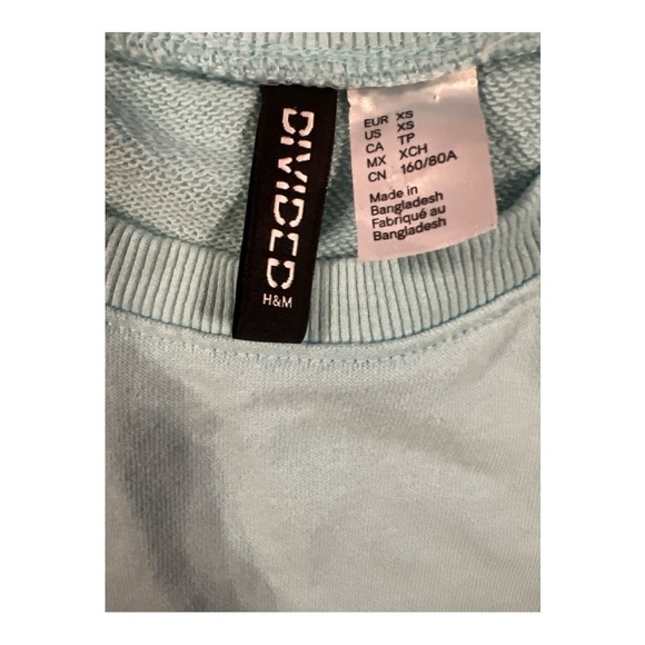 🧡 5 for $25 🧡 Light blue top - Picture 2 of 3